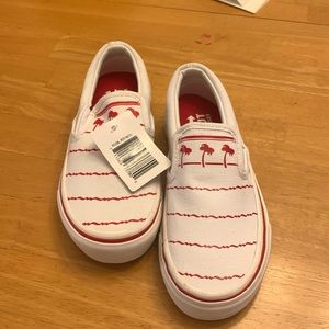 In-n-Out burger cup print shoes NWT